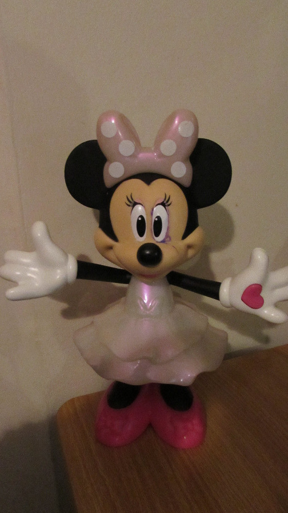 minnie mouse light up doll